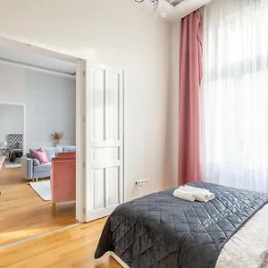 Apartamento Luxury 3bedrm 2bathrm With Danube River View, Budapest